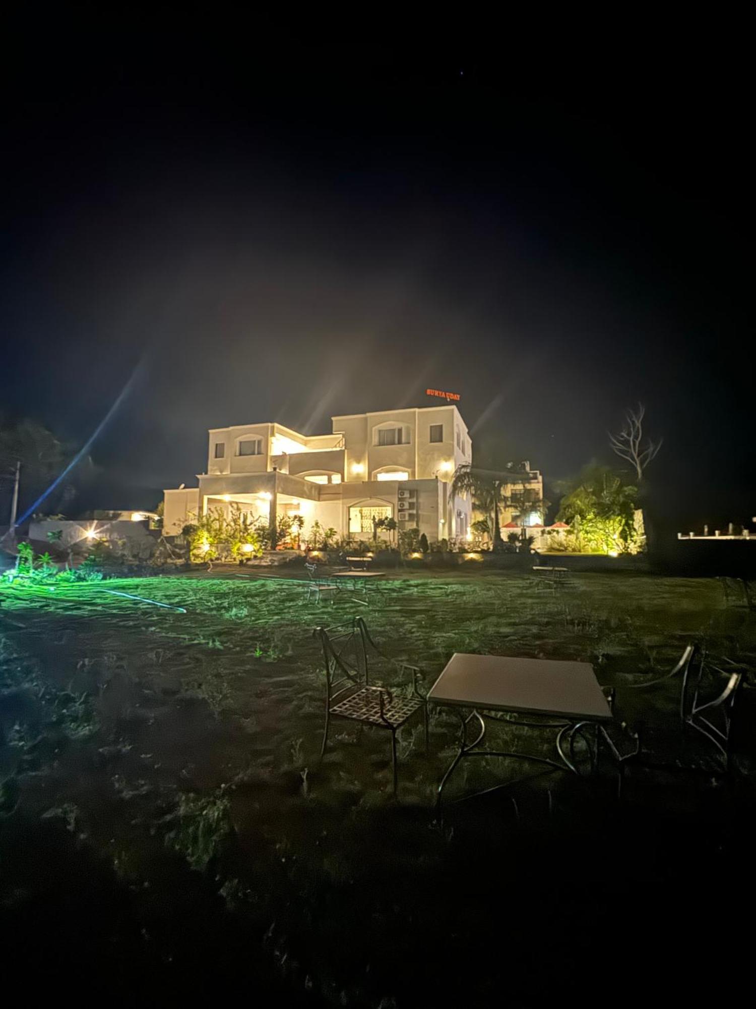 Surya Uday Villa อุเดเปอร์ ภายนอก รูปภาพ